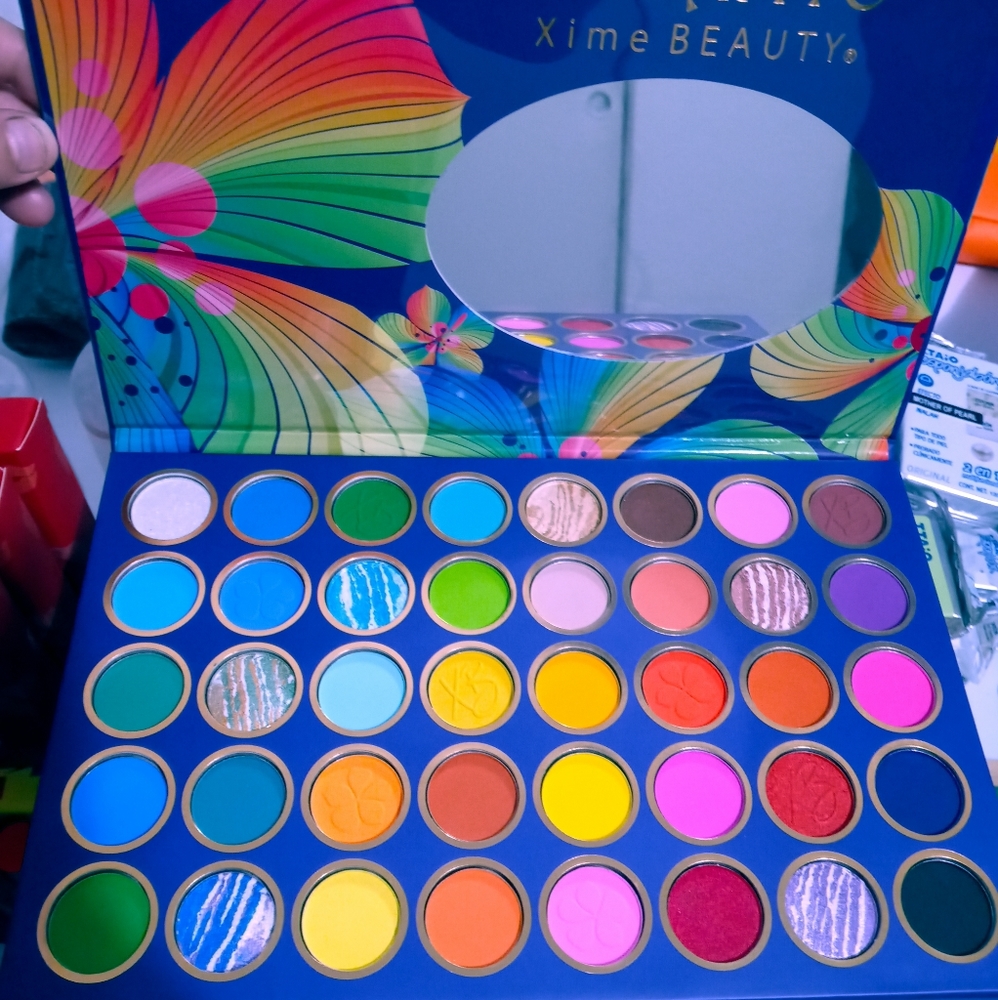 Encanto eyeshadow palette